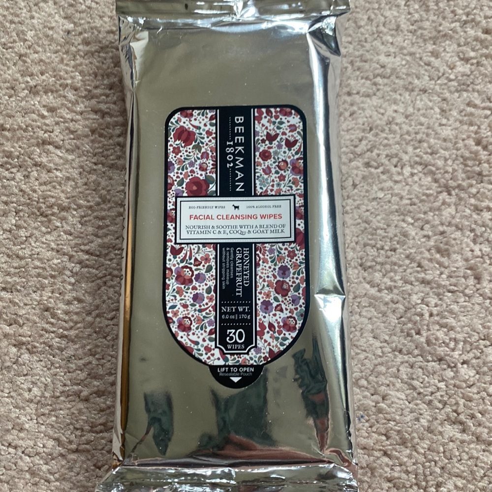 Beekman 1802 face wipes